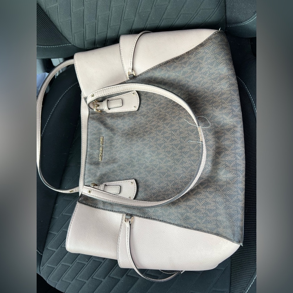 Authentic MK HANDBAG Michael Kors 👜
